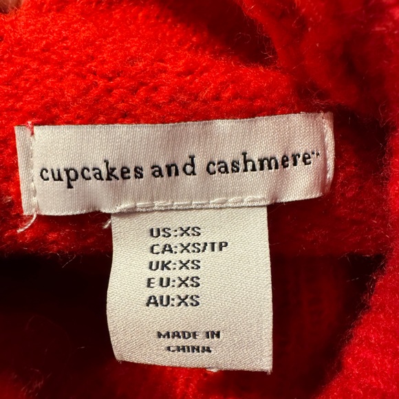 Cupcakes & Cashmere SKI Red Mock Turtleneck Oversized Pullover Sweater Size XS - Picture 7 of 7